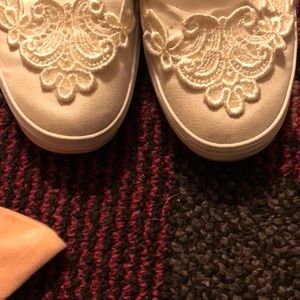 Keds Shoes - White canvas lace decal Keds Keds Shoes - White canvas lace decal Keds
